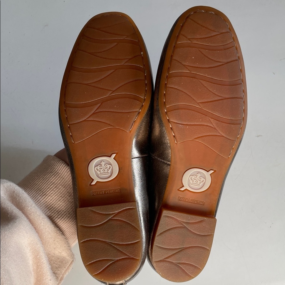 Born Women's Shimmering Gold Leather Flats - Picture 3 of 8